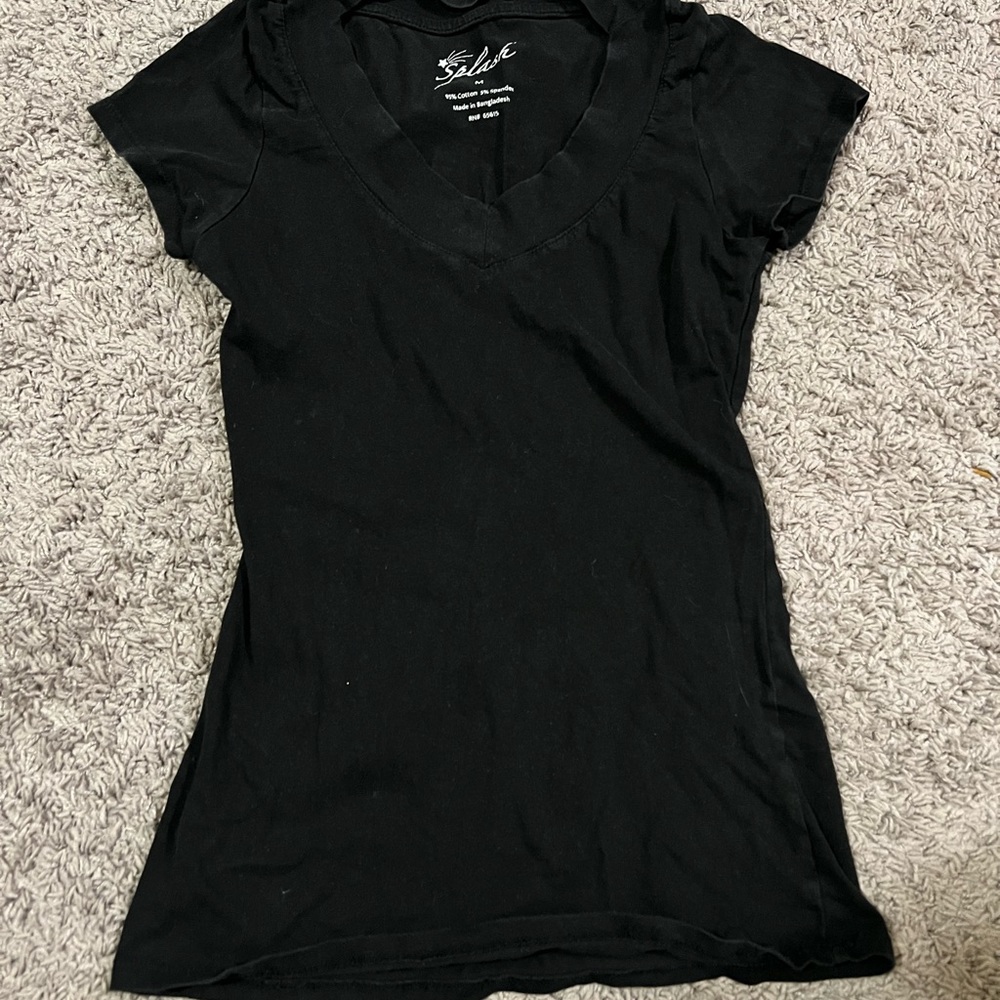 M black t-shirt